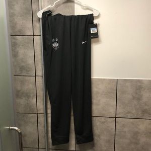 Nike UConn women’s joggers